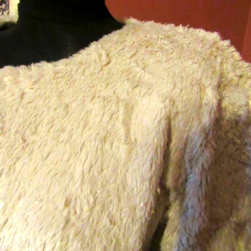 🪽 Cream Faux Fur Evening Jacket with Mocha Satin Lining - MJ - Picture 6 of 15